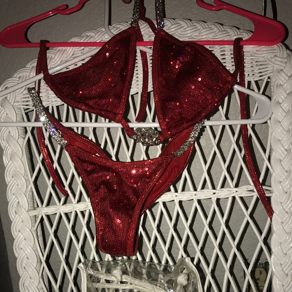 Bikini competition suit